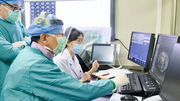 齐齐哈尔鼻咽癌会传染给家人吗？